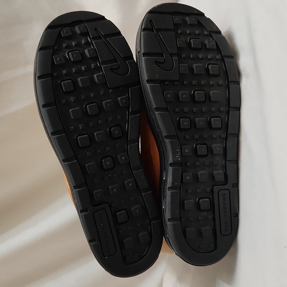 Nike ACG Woodside 2 High-top Boots (Big Kids Size 4Y) - Picture 12 of 16